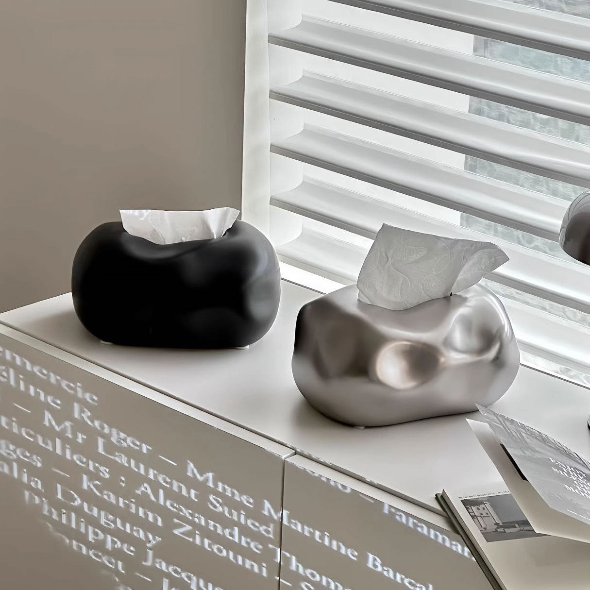 Tørklædeboks Keramik Skyform Med Moderne Udtryk Og Kompakt Design
