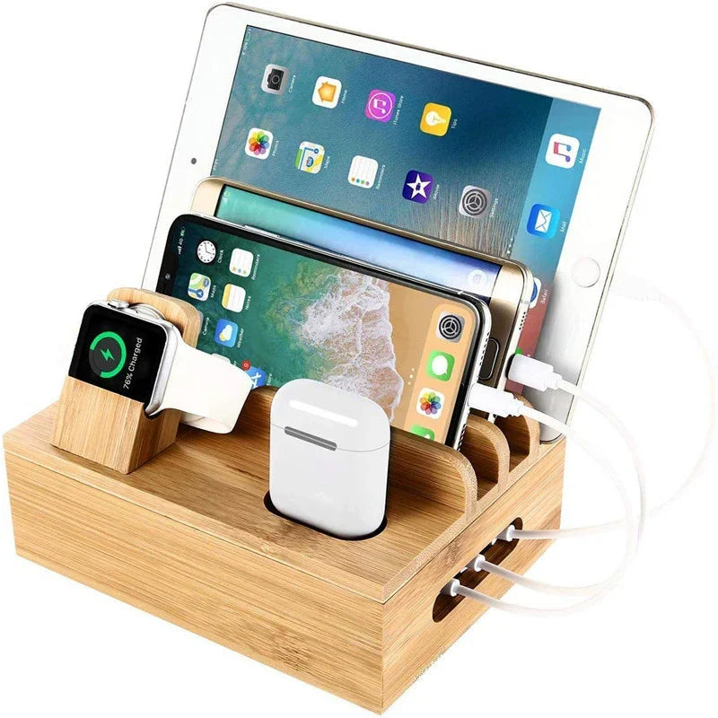 Ladestation I Bambus Med 5 USB-Porte Til Organiseret Opladning Af Flere Enheder