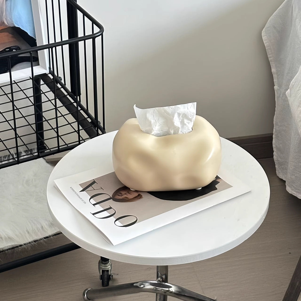 Tørklædeboks Keramik Skyform Med Moderne Udtryk Og Kompakt Design