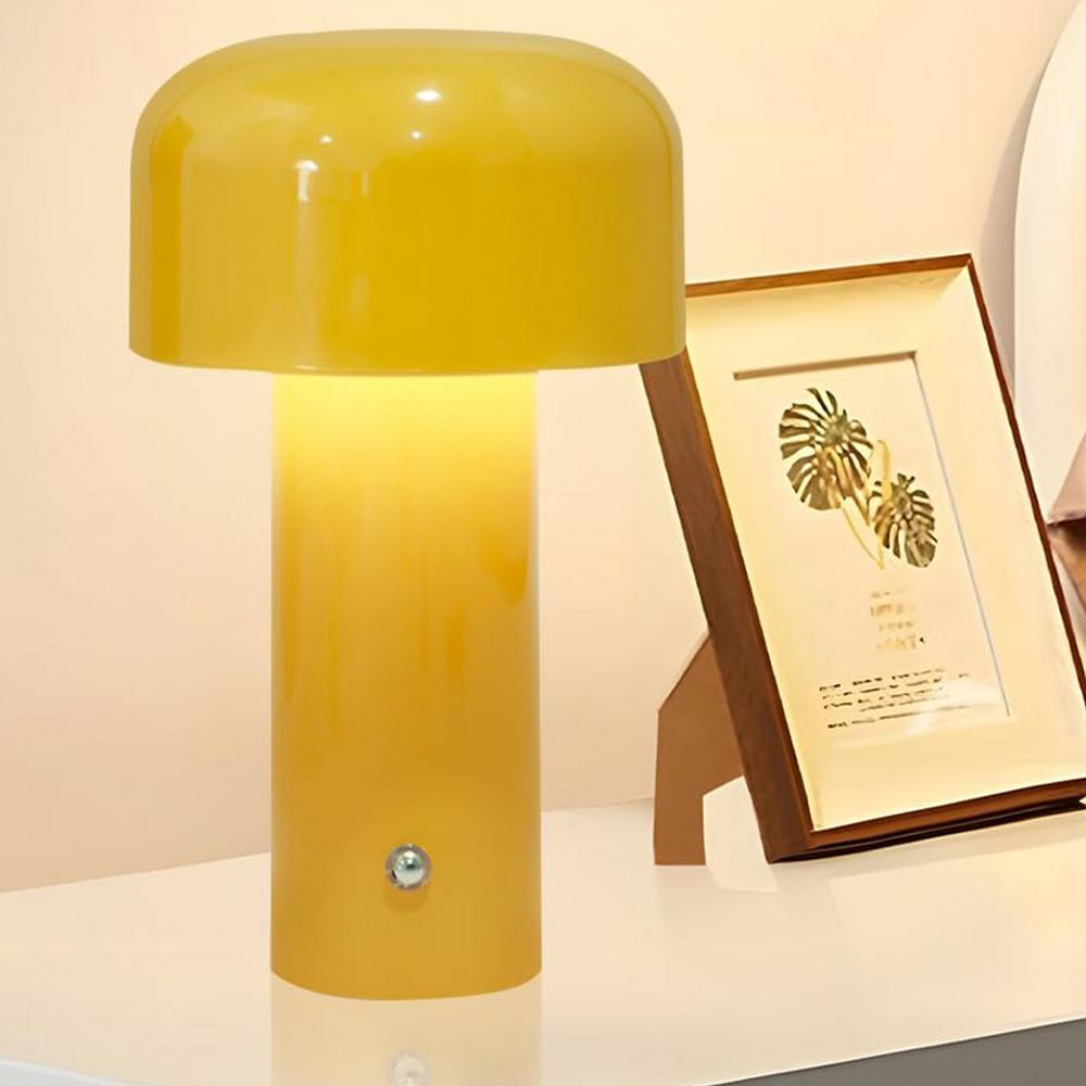 Bordlampe Der Skaber Varm Stemning Med Minimalistisk Svampeform Og Genopladelig Led Belysning