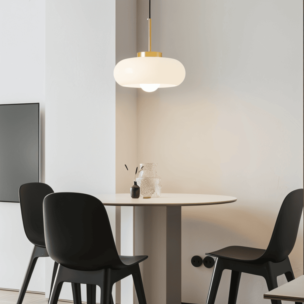Retro Glas Pendellampe Med Kobberdetaljer Til Blød Elegant Belysning