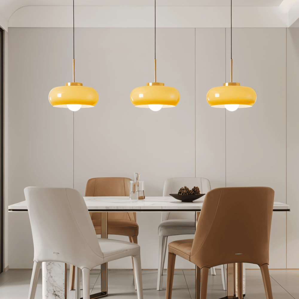 Retro Glas Pendellampe Med Kobberdetaljer Til Blød Elegant Belysning