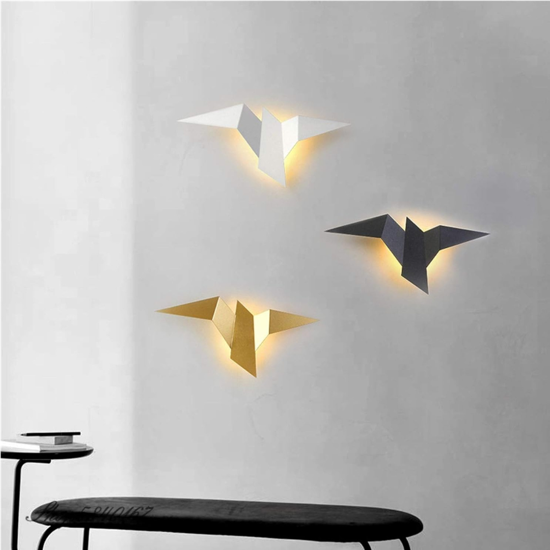 Væglampe med Origamiinspireret Form og Roligt LED Udtryk