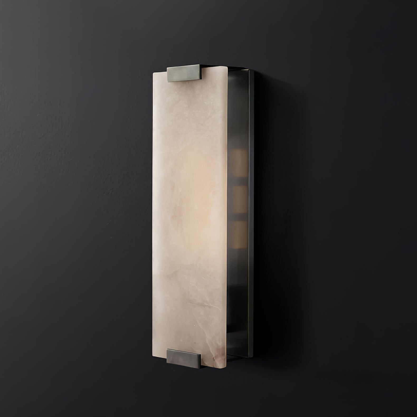Alabaster Væglampe med Metalstruktur for Blød og Elegant Indendørs Belysning