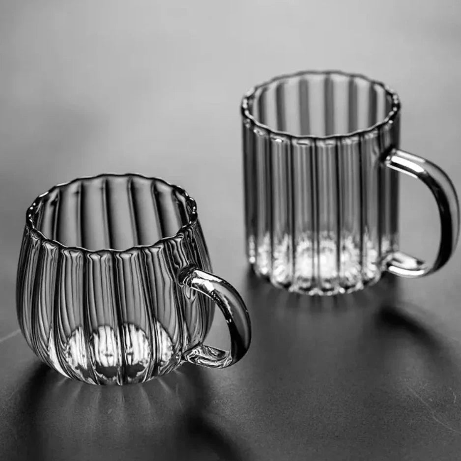 Glaskopper med rillet kant i to former