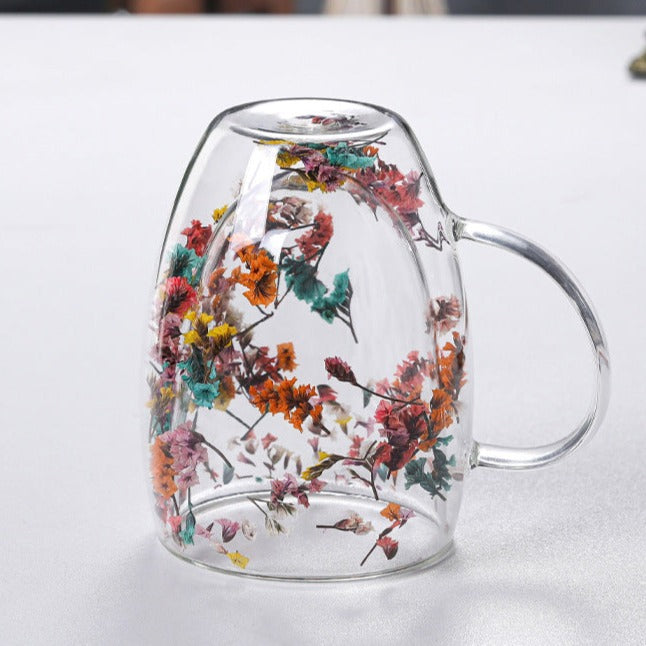 Blomstermønstrede glaskopper til kaffe og te