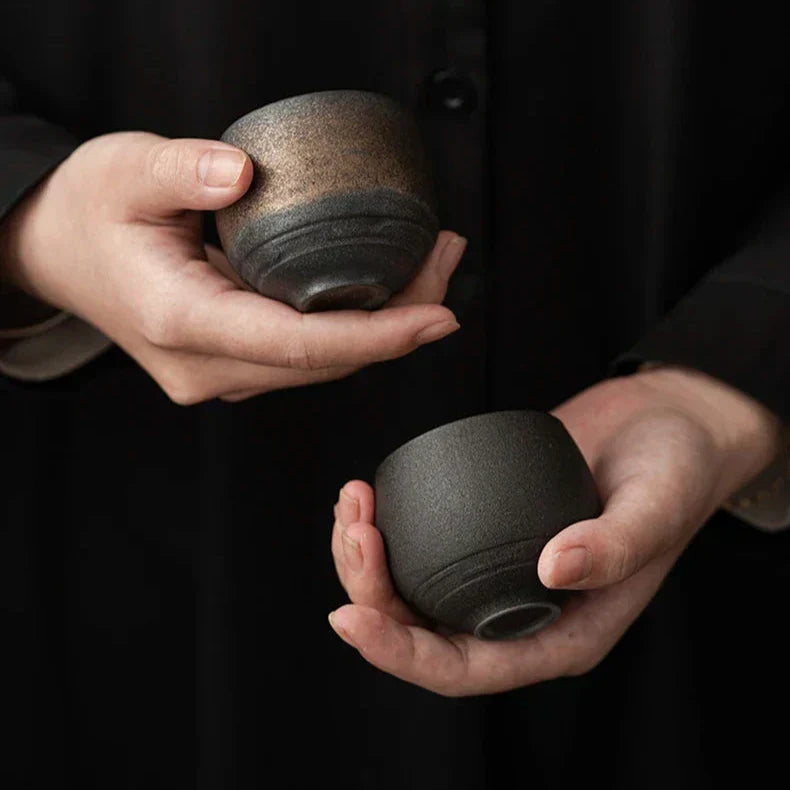Keramiske Espressokopper Med Haandlavet Struktur Og Varmeholdende Design