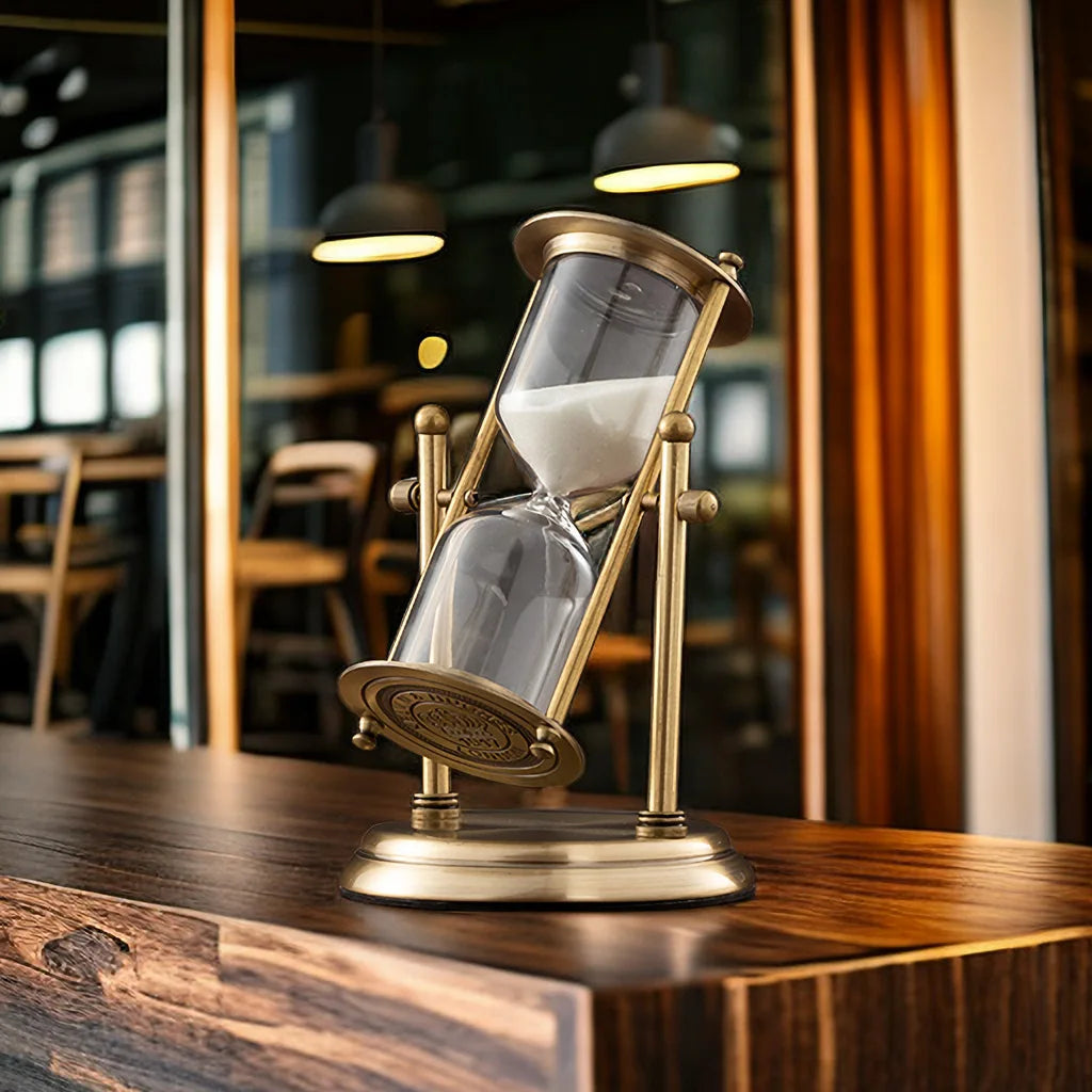 Timeglas Af Glas Med Rolig Sandstrøm Og Elegant Udtryk