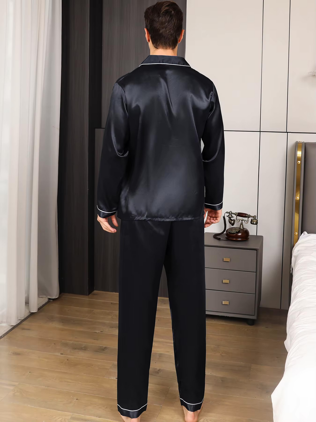 Herre Pyjamasæt I Satin Med Langærmet Overdel Og Lange Bukser