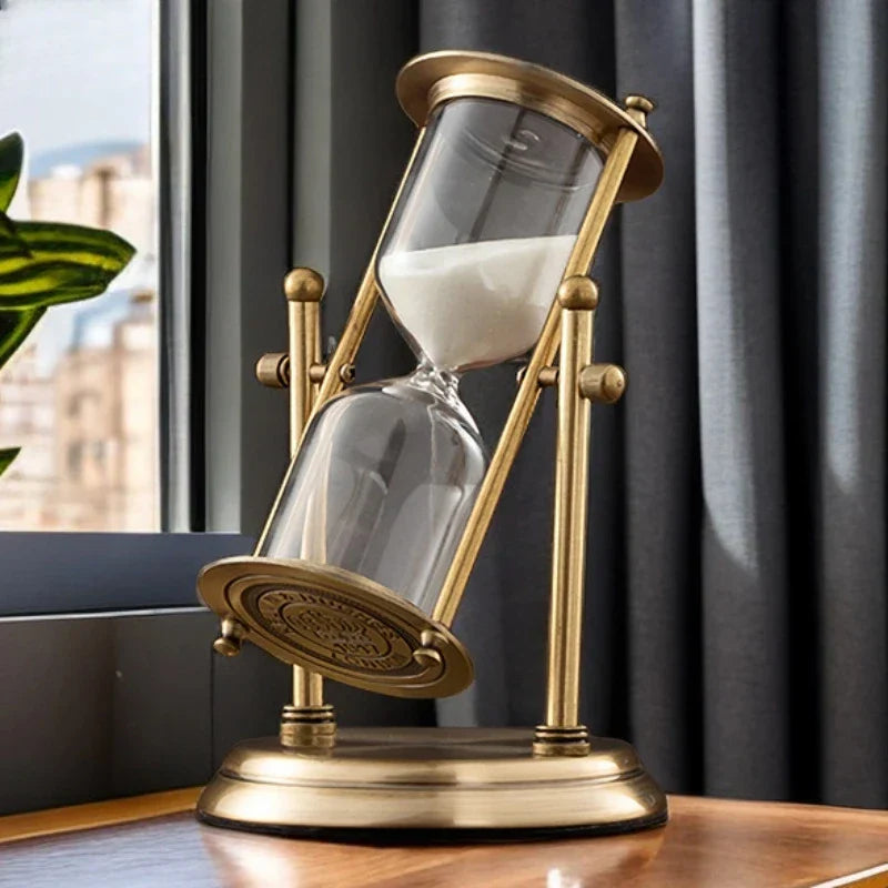 Timeglas Af Glas Med Rolig Sandstrøm Og Elegant Udtryk