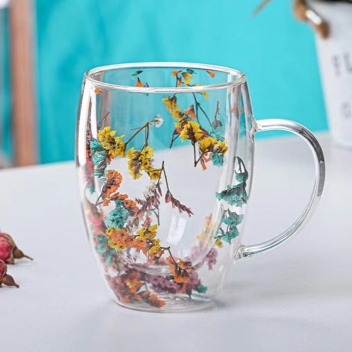 Blomstermønstrede glaskopper til kaffe og te