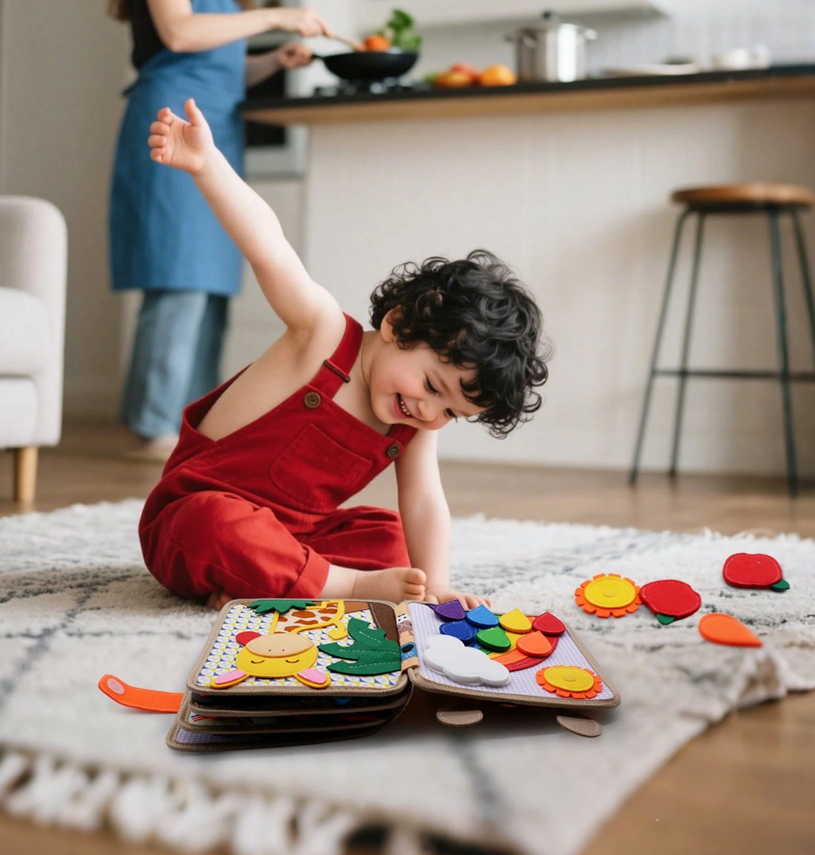 Montessori Aktivitetsbog med Knapper, Lynlåse og Snørebånd
