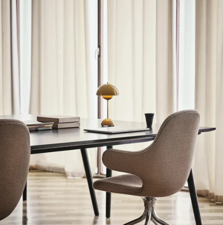 Touch Styringsbordlampe Med Varm Belysning Og Minimalistisk Silhuet