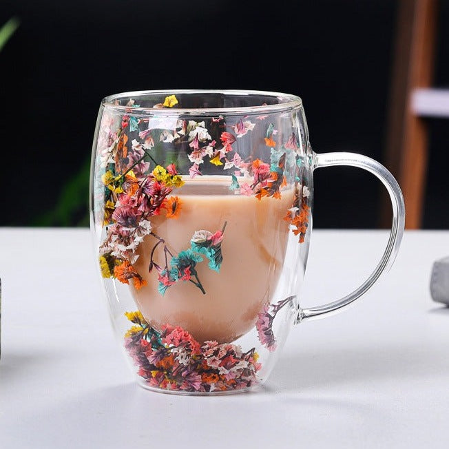 Blomstermønstrede glaskopper til kaffe og te