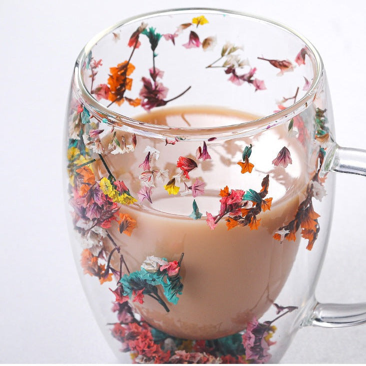 Blomstermønstrede glaskopper til kaffe og te