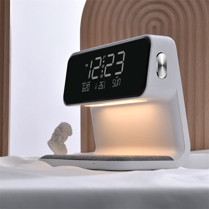 Multifunktionel Natbordslampe med LED‑Lys, Trådløs Opladning og Digital Alarm