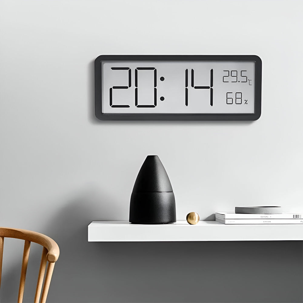Moderne LED‑vægur med Klar Skærm og Smart Funktionalitet