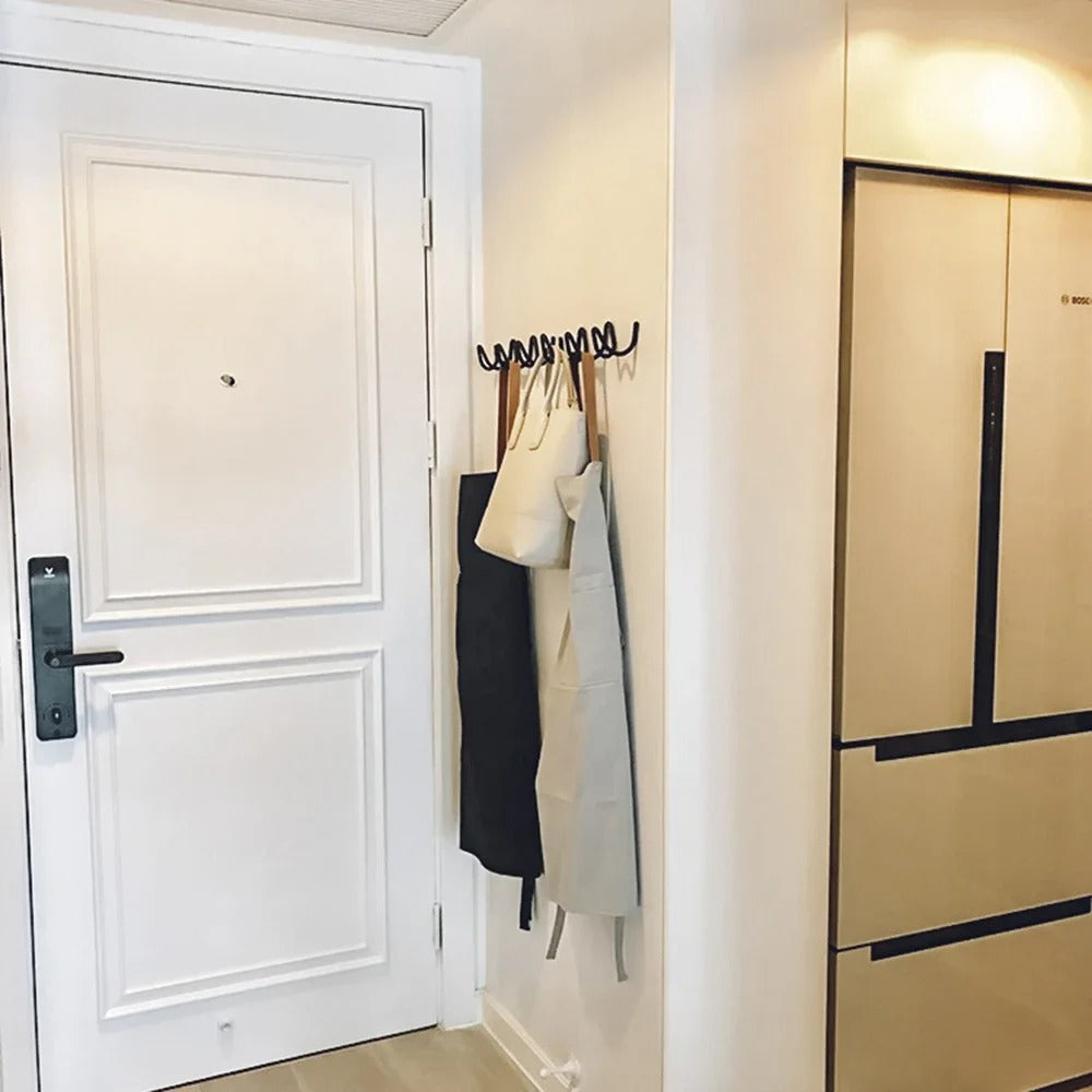Elegant Vægmonteret Knagerække med Bølgedesign