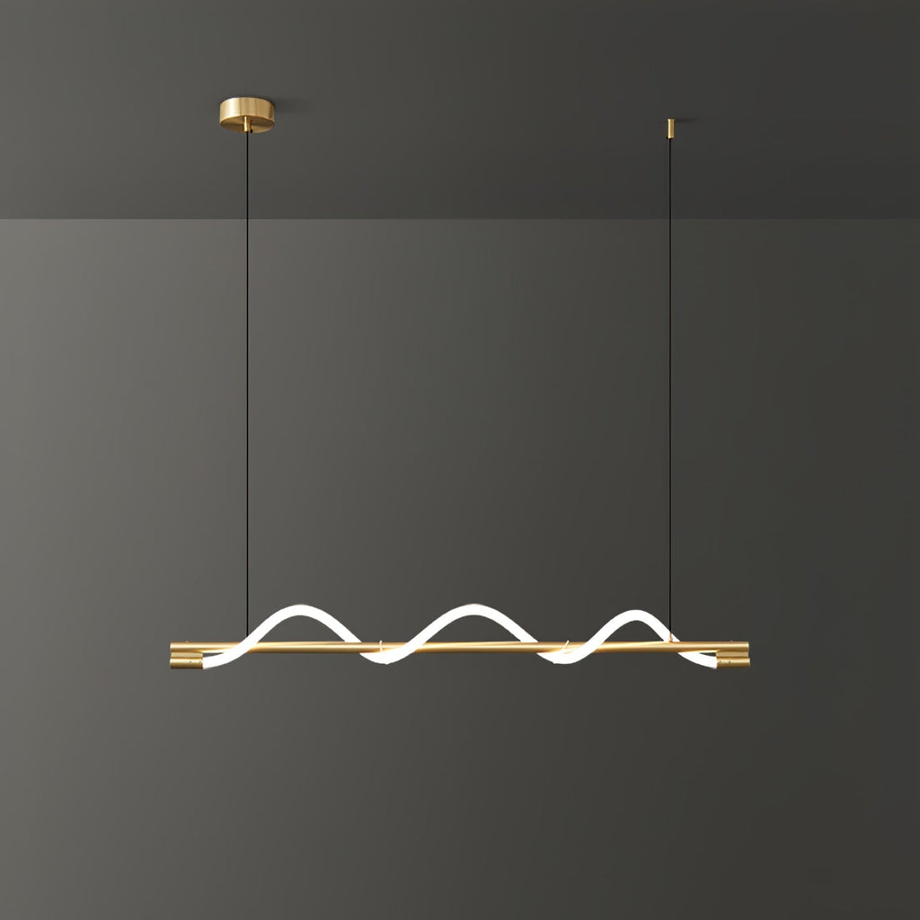Minimalistisk Loftlampe med Silikonelinjer og Messingdetaljer for Moderne Indendørs Belysning