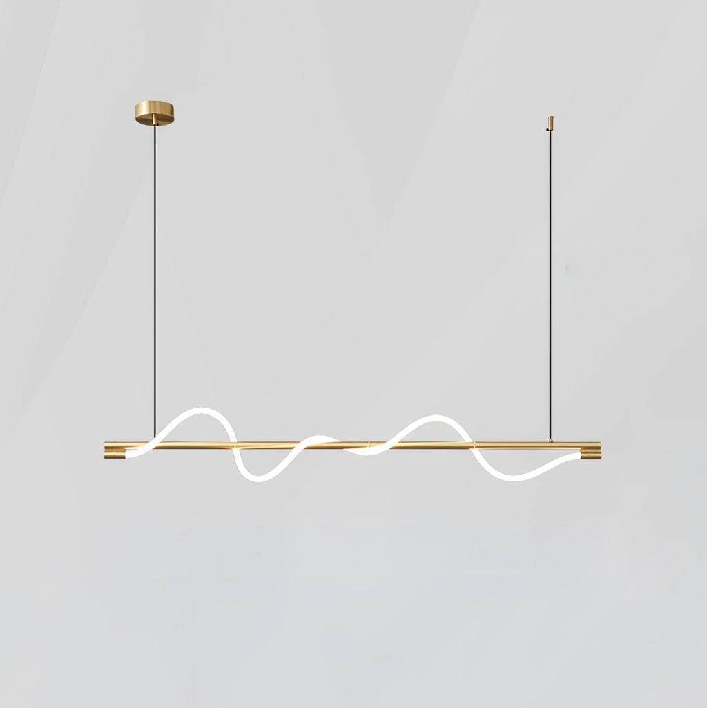 Minimalistisk Loftlampe med Silikonelinjer og Messingdetaljer for Moderne Indendørs Belysning