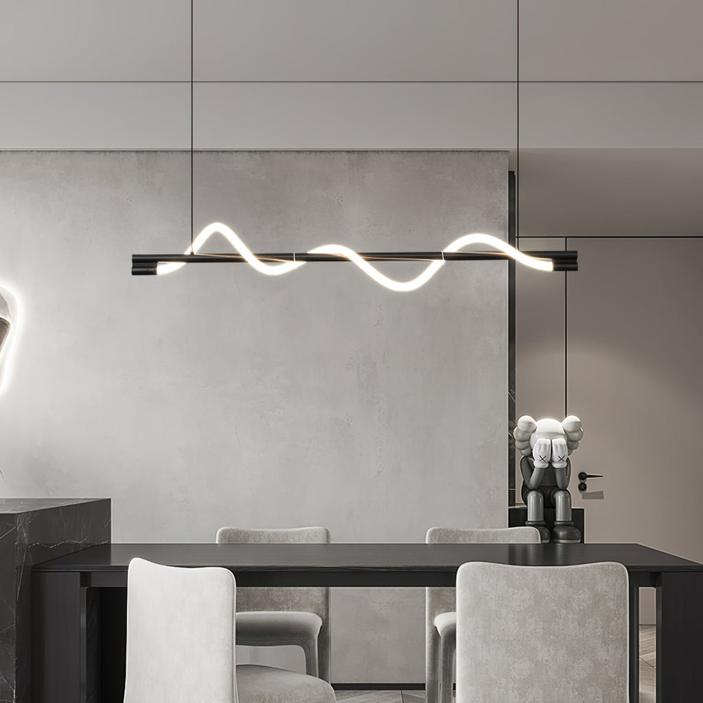 Minimalistisk Loftlampe med Silikonelinjer og Messingdetaljer for Moderne Indendørs Belysning