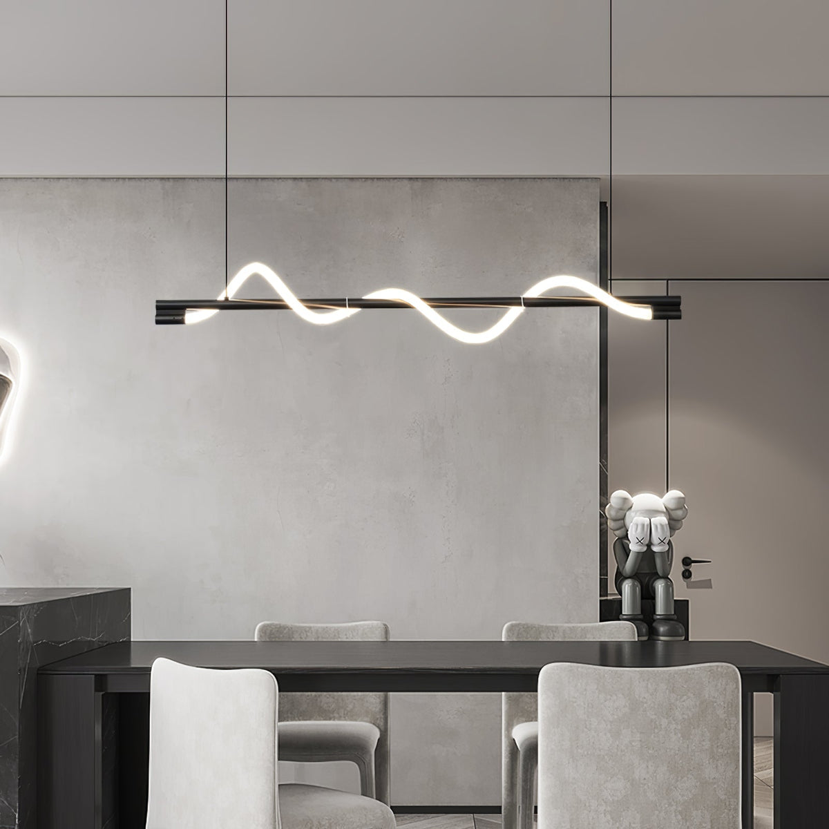 Minimalistisk Loftlampe med Silikonelinjer og Messingdetaljer for Moderne Indendørs Belysning