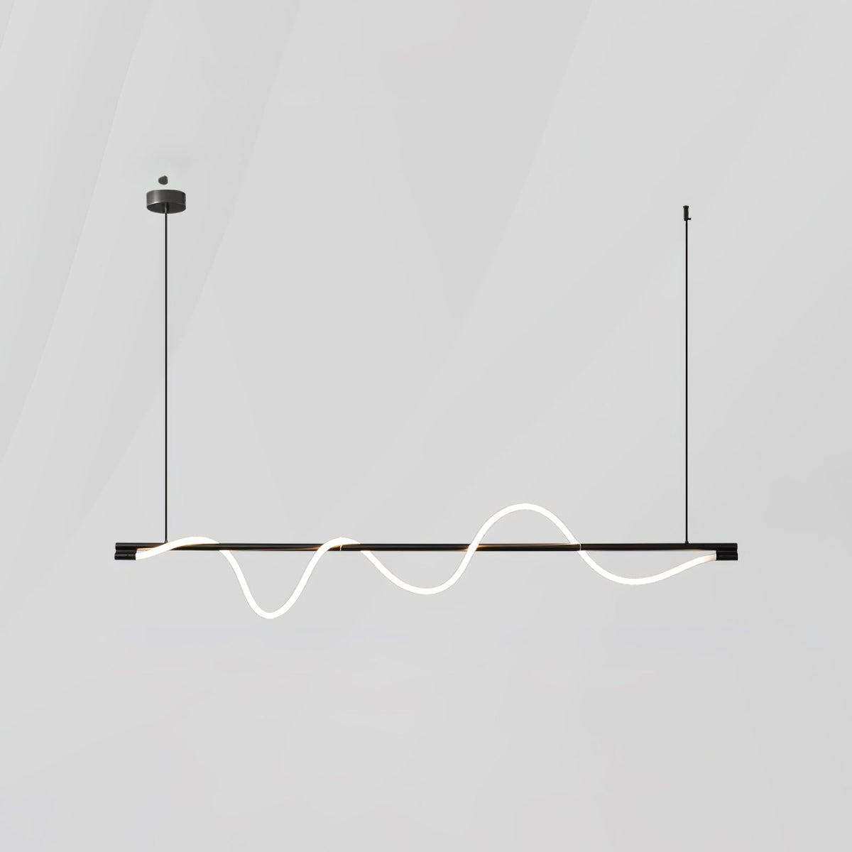 Minimalistisk Loftlampe med Silikonelinjer og Messingdetaljer for Moderne Indendørs Belysning