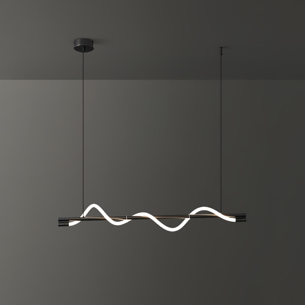 Minimalistisk Loftlampe med Silikonelinjer og Messingdetaljer for Moderne Indendørs Belysning