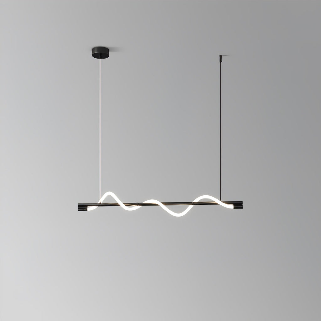 Minimalistisk Loftlampe med Silikonelinjer og Messingdetaljer for Moderne Indendørs Belysning