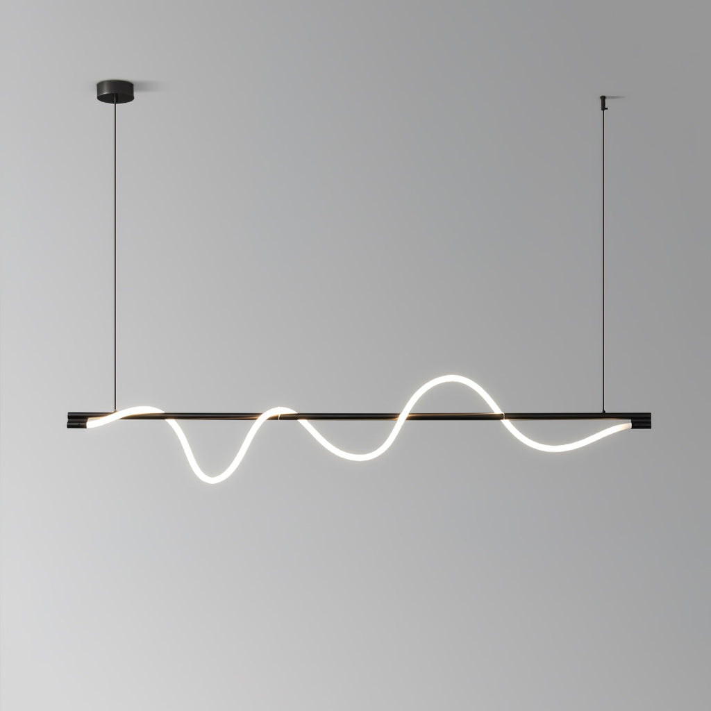 Minimalistisk Loftlampe med Silikonelinjer og Messingdetaljer for Moderne Indendørs Belysning