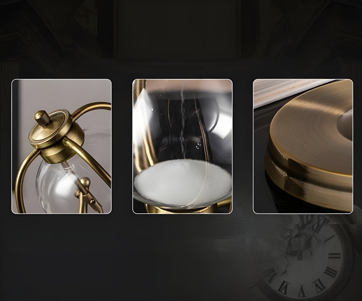 Timeglas Med Guldfarvet Ramme Og Dekorativt Design Til Hjem Og Kontor