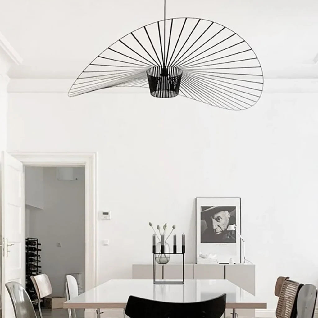 LED Pendellampe Med Svævende Design Og Moderne Silhuet