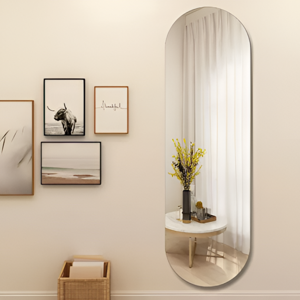 Oval Vægspejl I Art Deco Design Med Rammeløst Udtryk