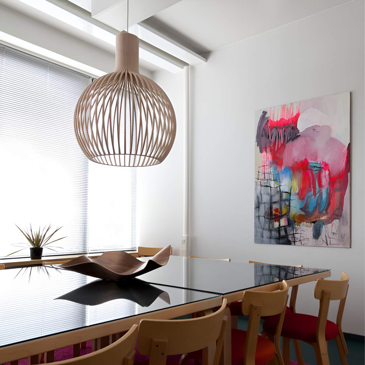 Træ Pendellampe Med Nordisk Design Og Stemningsfuld LED-Belysning
