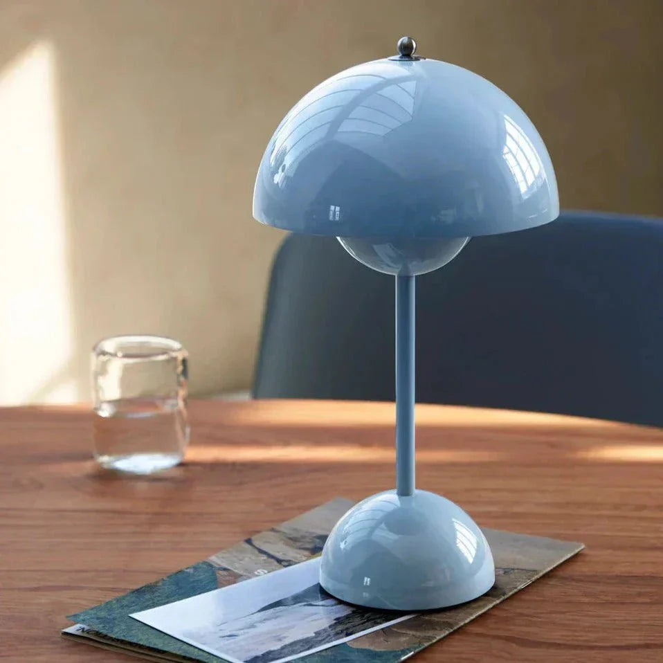 LED Bordlampe med Minimalistisk Design og Beroligende Varmt Lys