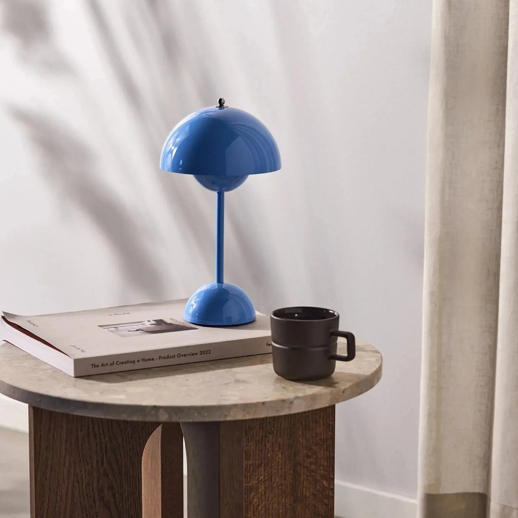 LED Bordlampe med Minimalistisk Design og Beroligende Varmt Lys
