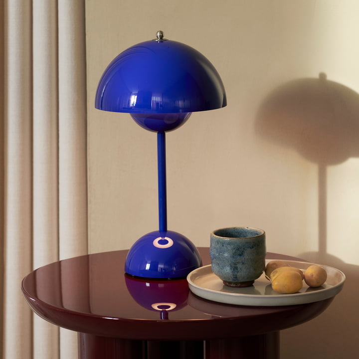 LED Bordlampe med Minimalistisk Design og Beroligende Varmt Lys
