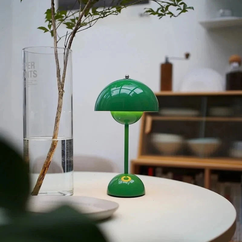 LED Bordlampe med Minimalistisk Design og Beroligende Varmt Lys