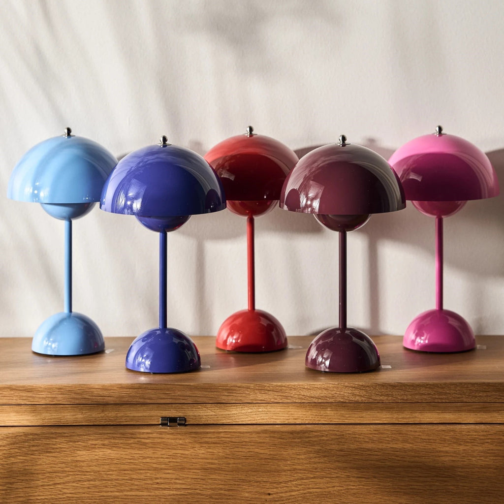LED Bordlampe med Minimalistisk Design og Beroligende Varmt Lys