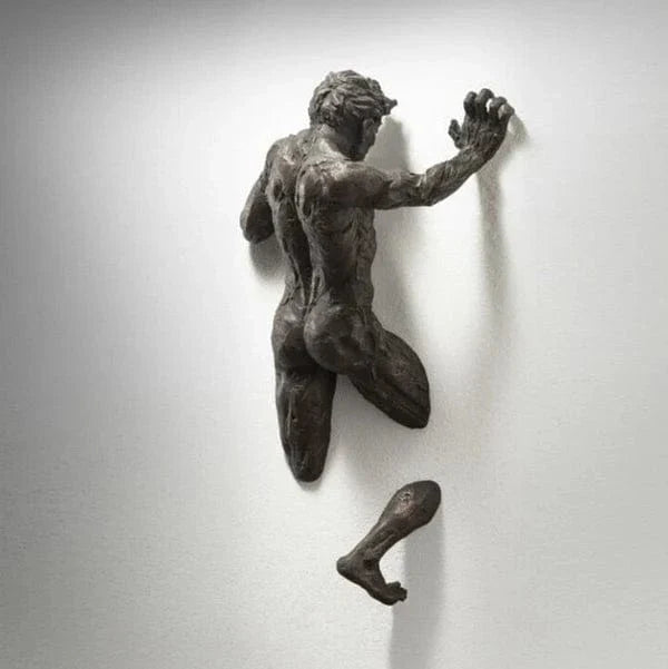 Abstrakt Vægskulptur I Resin Med Kunstnerisk Figur Og Eksklusivt Udtryk
