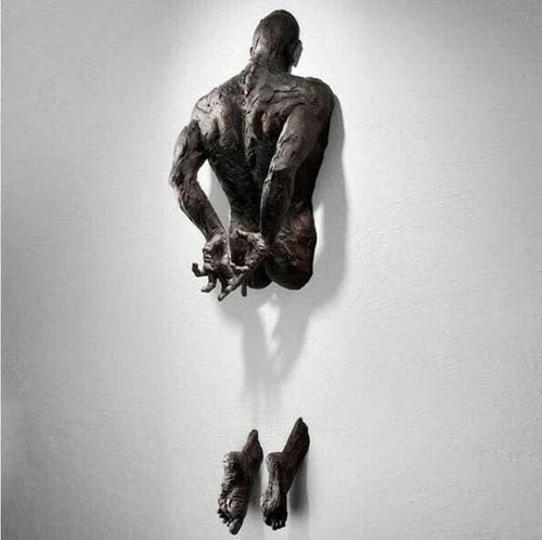 Abstrakt Vægskulptur I Resin Med Kunstnerisk Figur Og Eksklusivt Udtryk