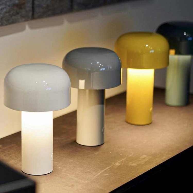 Bærbar Bordlampe i Moderne Design med Blødt LED‑Lys