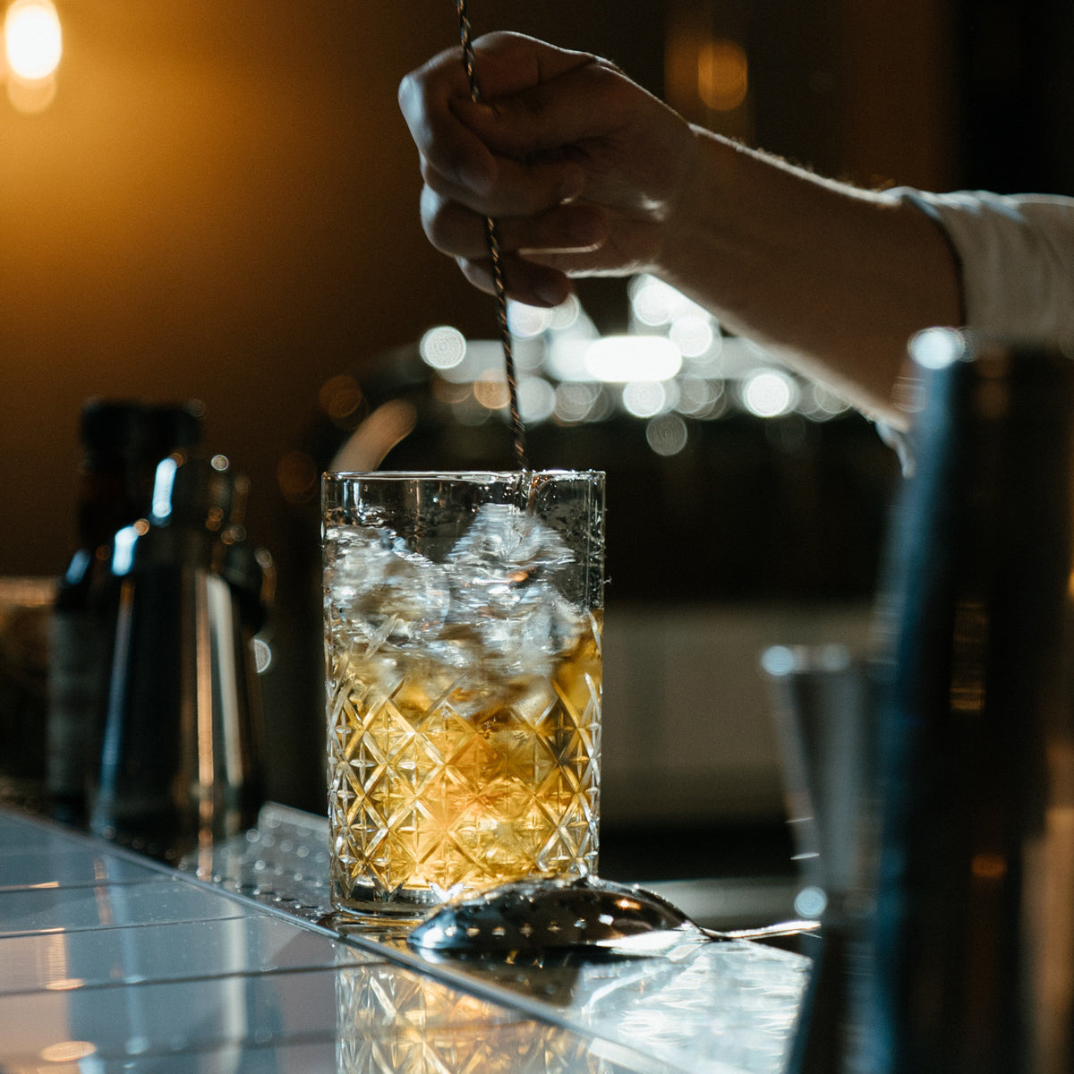 Cocktailsæt Med 4 Dele I Rustfrit Stål Og Glas Til Professionel Drinkblanding