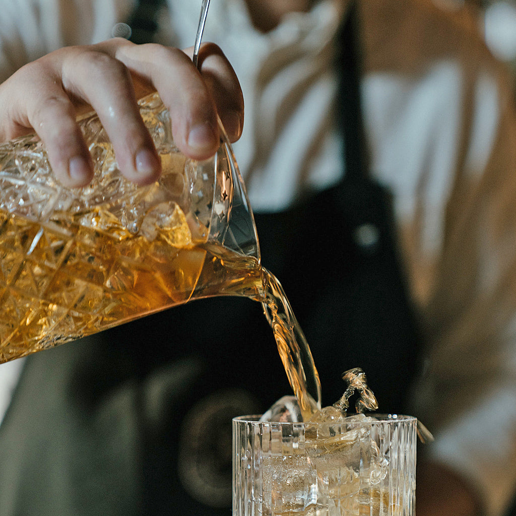 Cocktailsæt Med 4 Dele I Rustfrit Stål Og Glas Til Professionel Drinkblanding