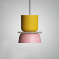 Farverig Pendellampe Med Moderne Design Og LED-Belysning