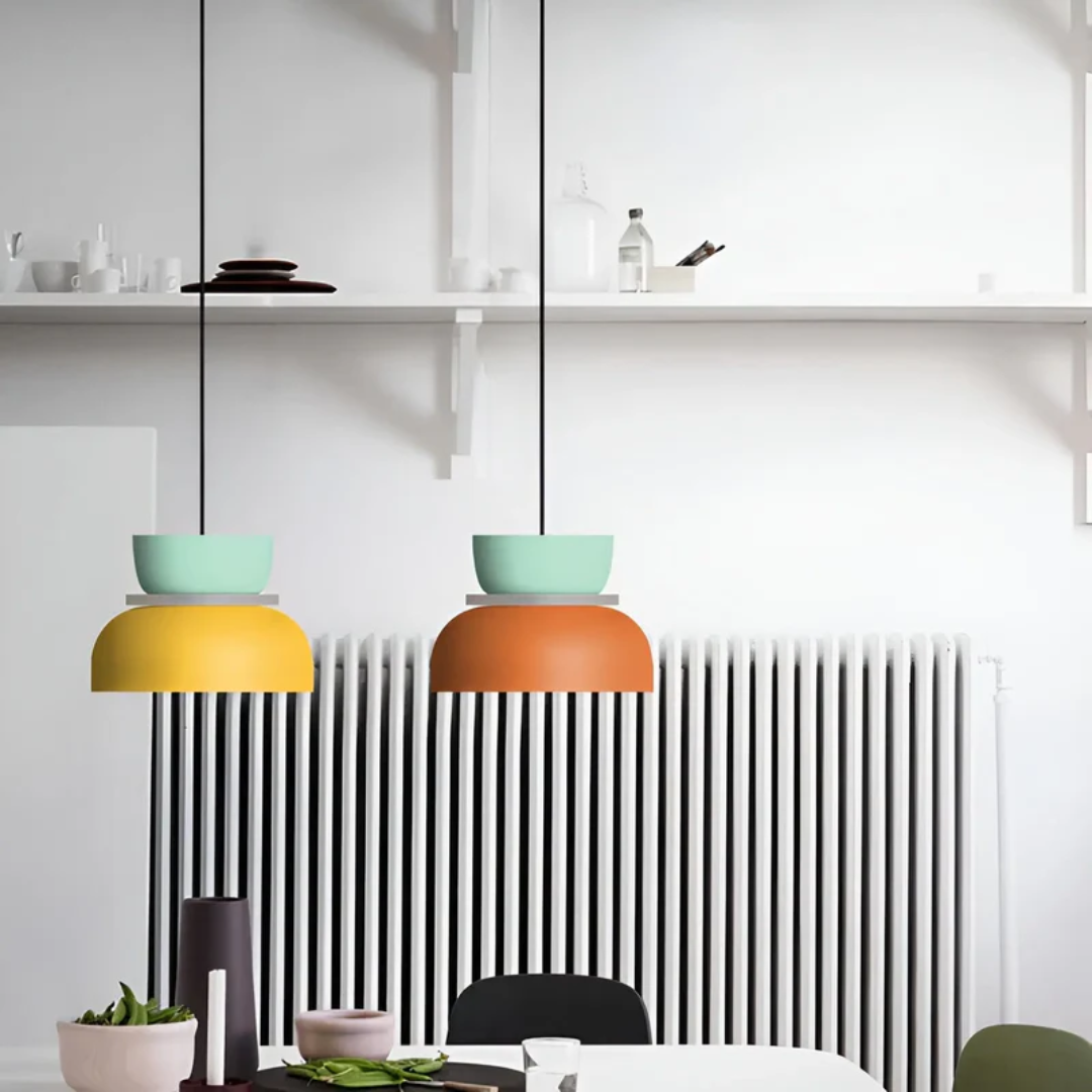 Farverig Pendellampe Med Moderne Design Og LED-Belysning