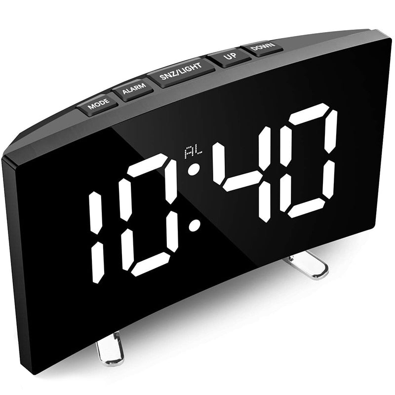 Digitalt LED Ur med Buet Front og Klar Visning