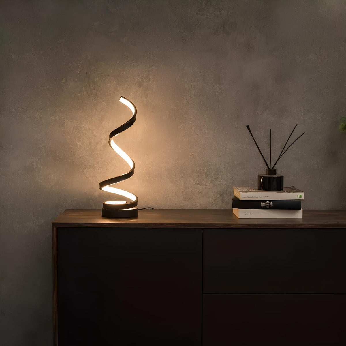 Spiralformet LED-Bordlampe i Metal med Dæmpbart Lys