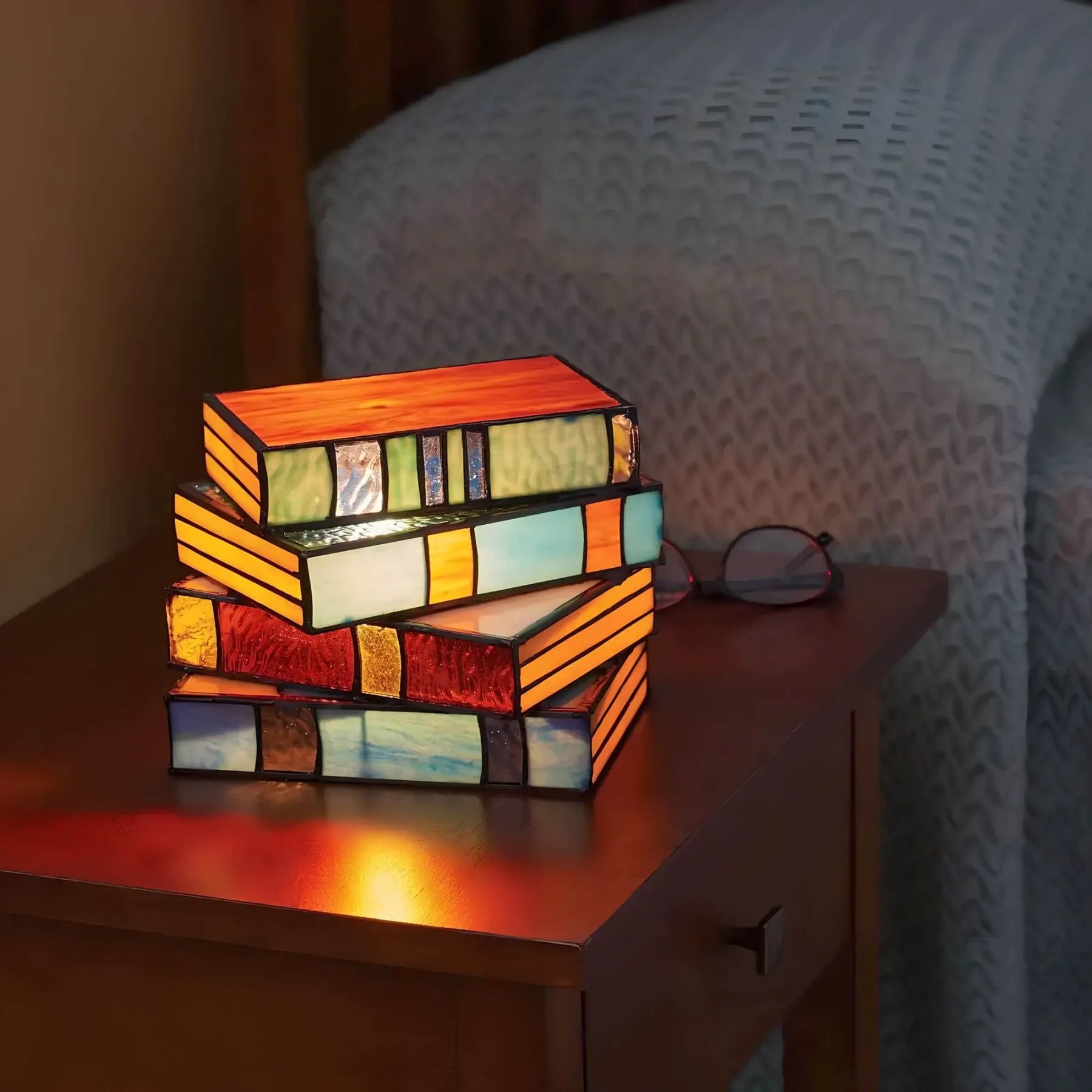 Glasbordlampe med Håndlavet Udtryk og Rolig Kunstnerisk Form