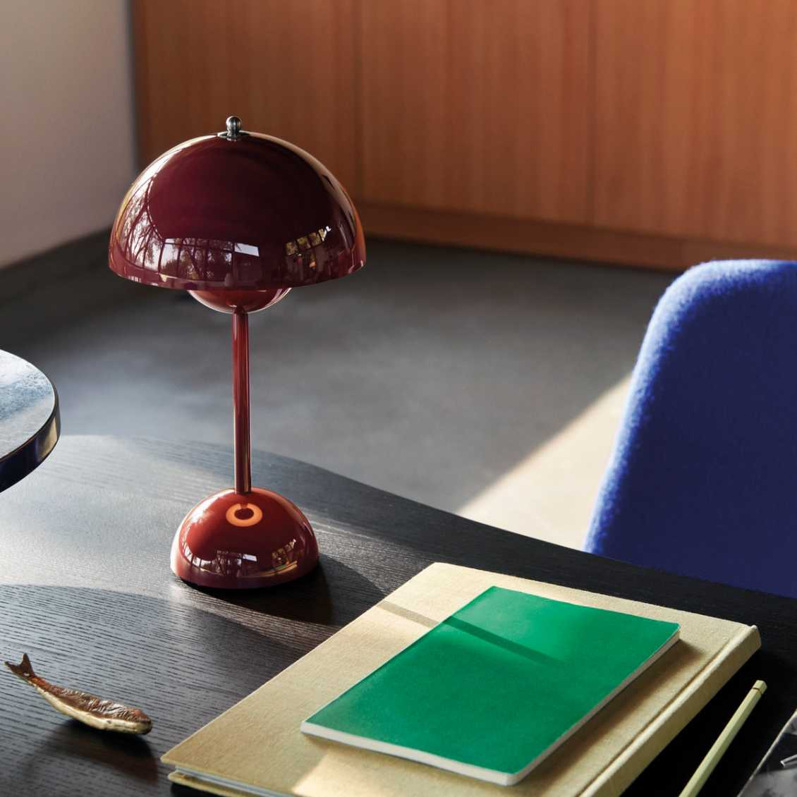 LED Bordlampe med Minimalistisk Design og Beroligende Varmt Lys
